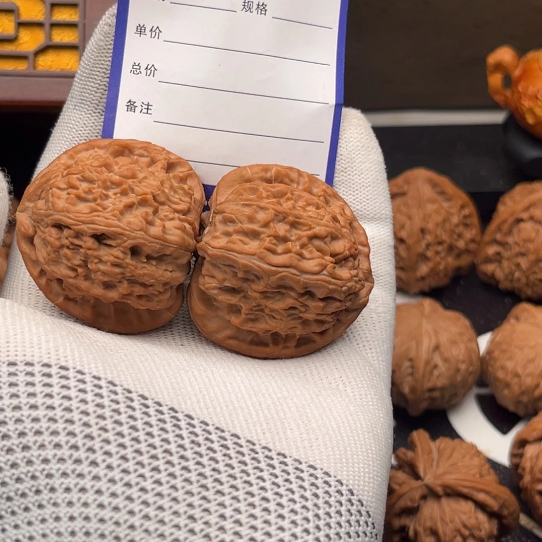 Y***y把件文玩核桃63三角白
