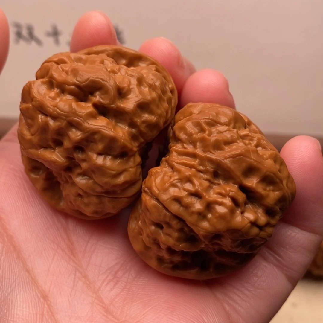 【闪购商品】把件文玩核桃边40左右