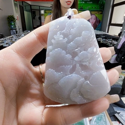 颈饰未镶嵌翡翠一个
