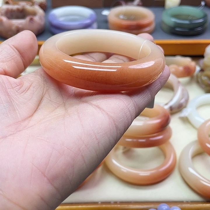 未镶嵌手镯石英质玉有****！