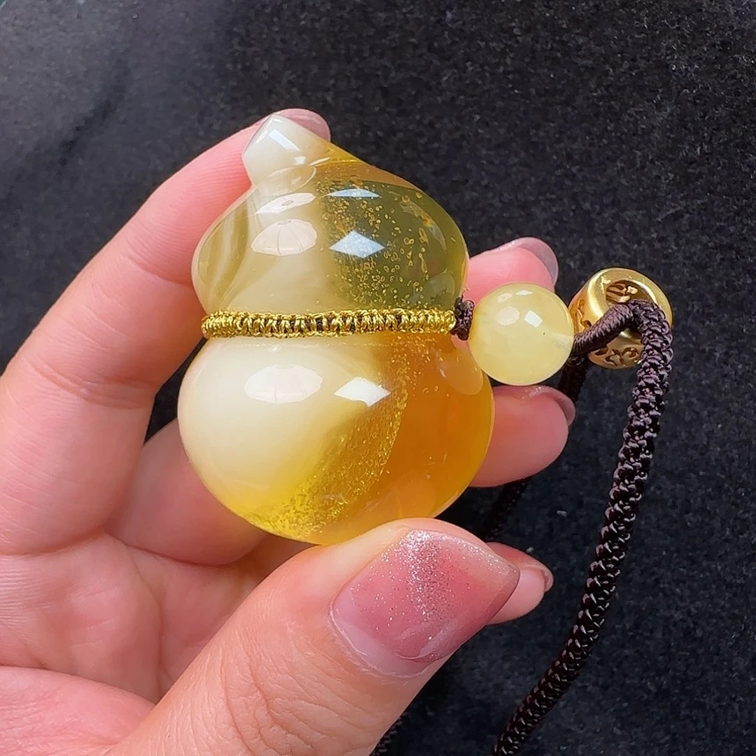 蜜蜡未镶嵌珠宝奇石