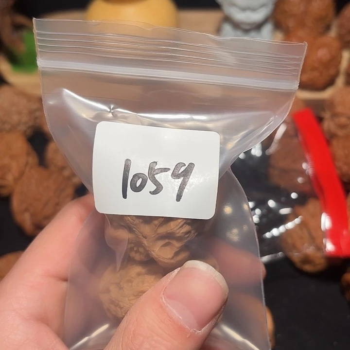 把件文玩核桃37 尺   红锦鲤    1059