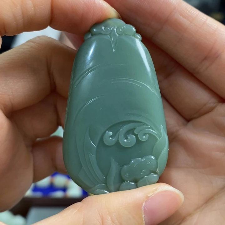 西***妈和田玉未镶嵌颈饰