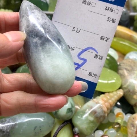 蛇纹石玉未镶嵌手把件