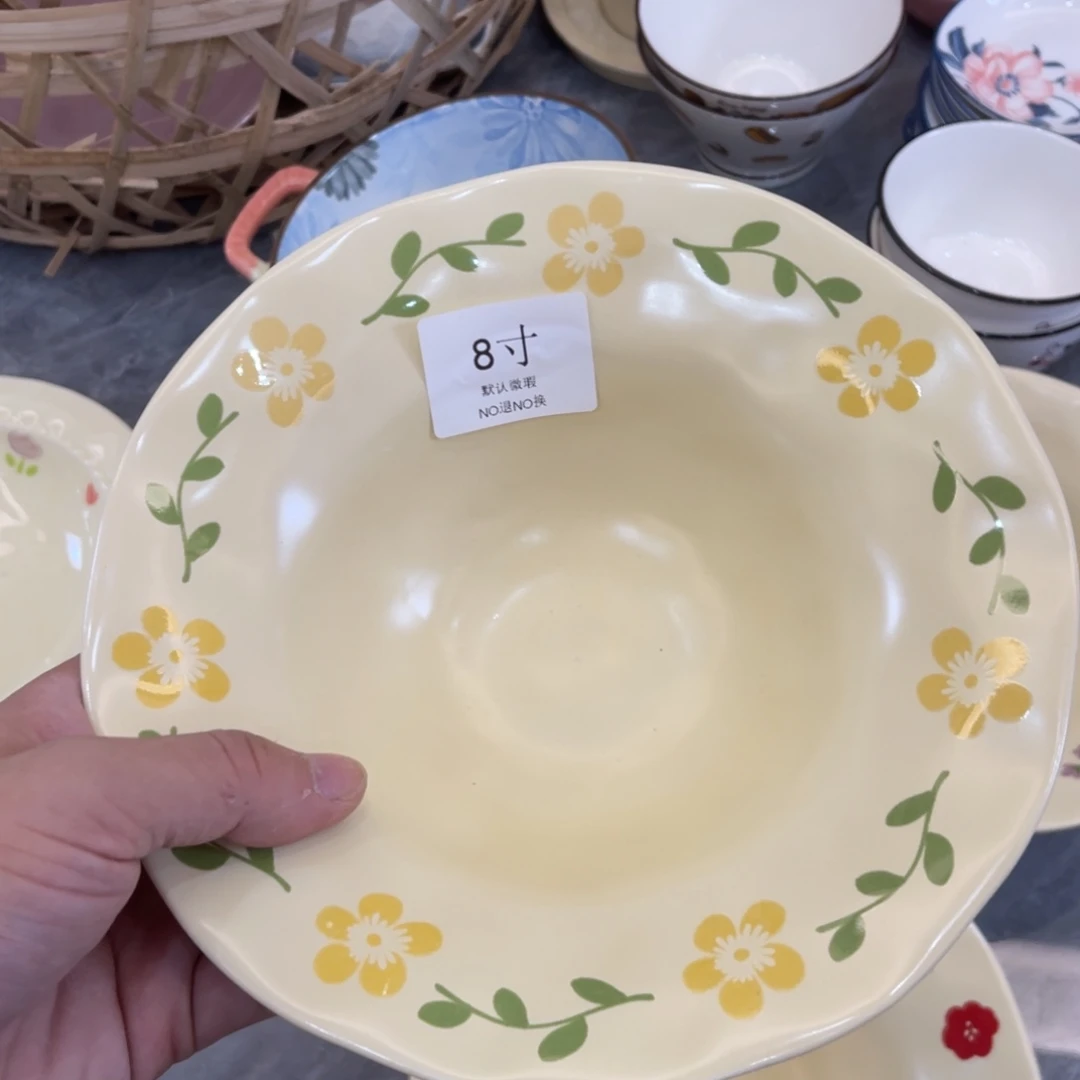 陶瓷微瑕餐具介意勿拍，满18飞！