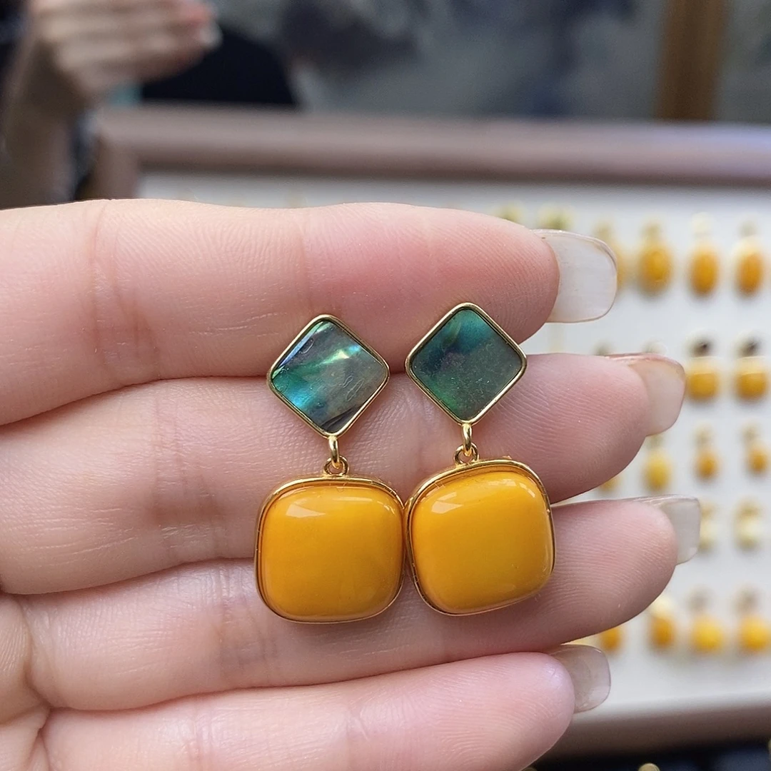 琥珀未镶嵌裸石成品
