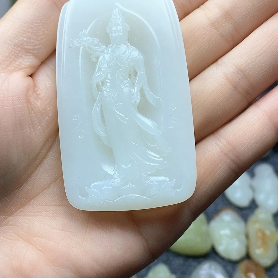 伍***門和田玉未镶嵌颈饰