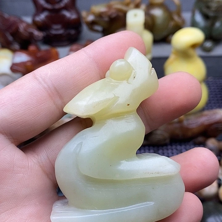 未镶嵌蛇纹石玉颈饰
