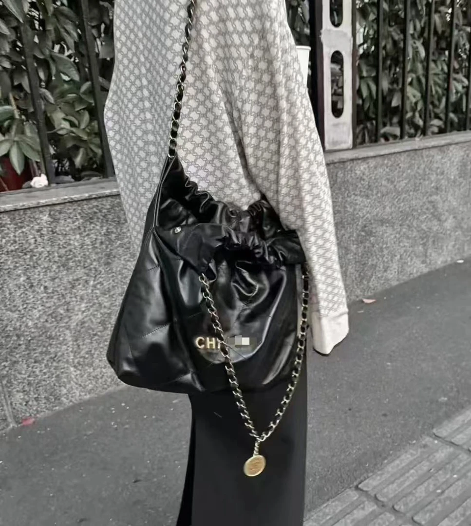 2025新款女士小香风垃圾袋单肩腋下包新款菱格链条购物袋经典