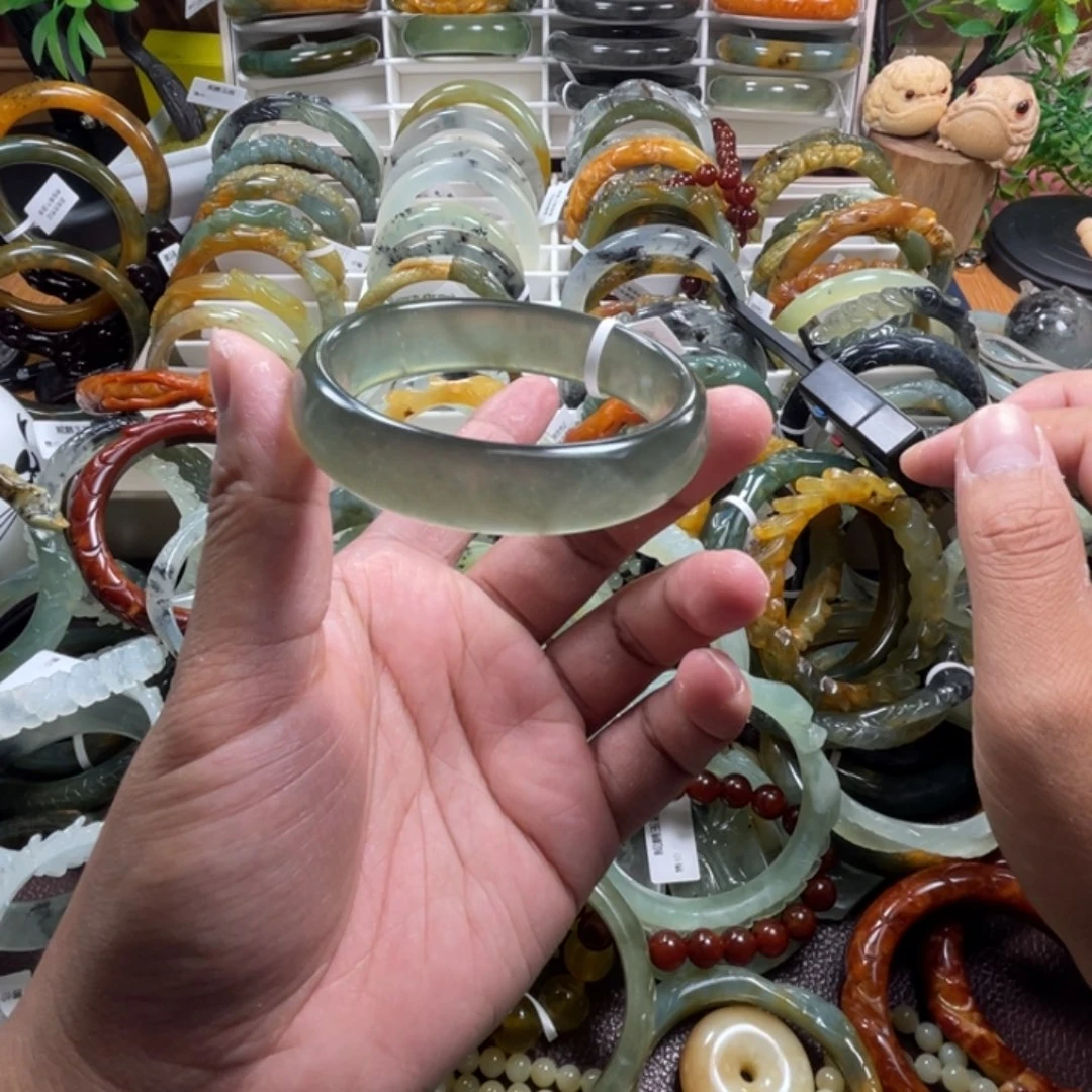 未镶嵌蛇纹石玉手镯