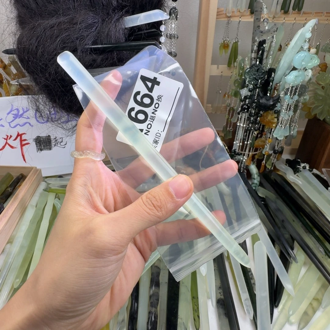 蛇纹石玉未镶嵌发饰源*