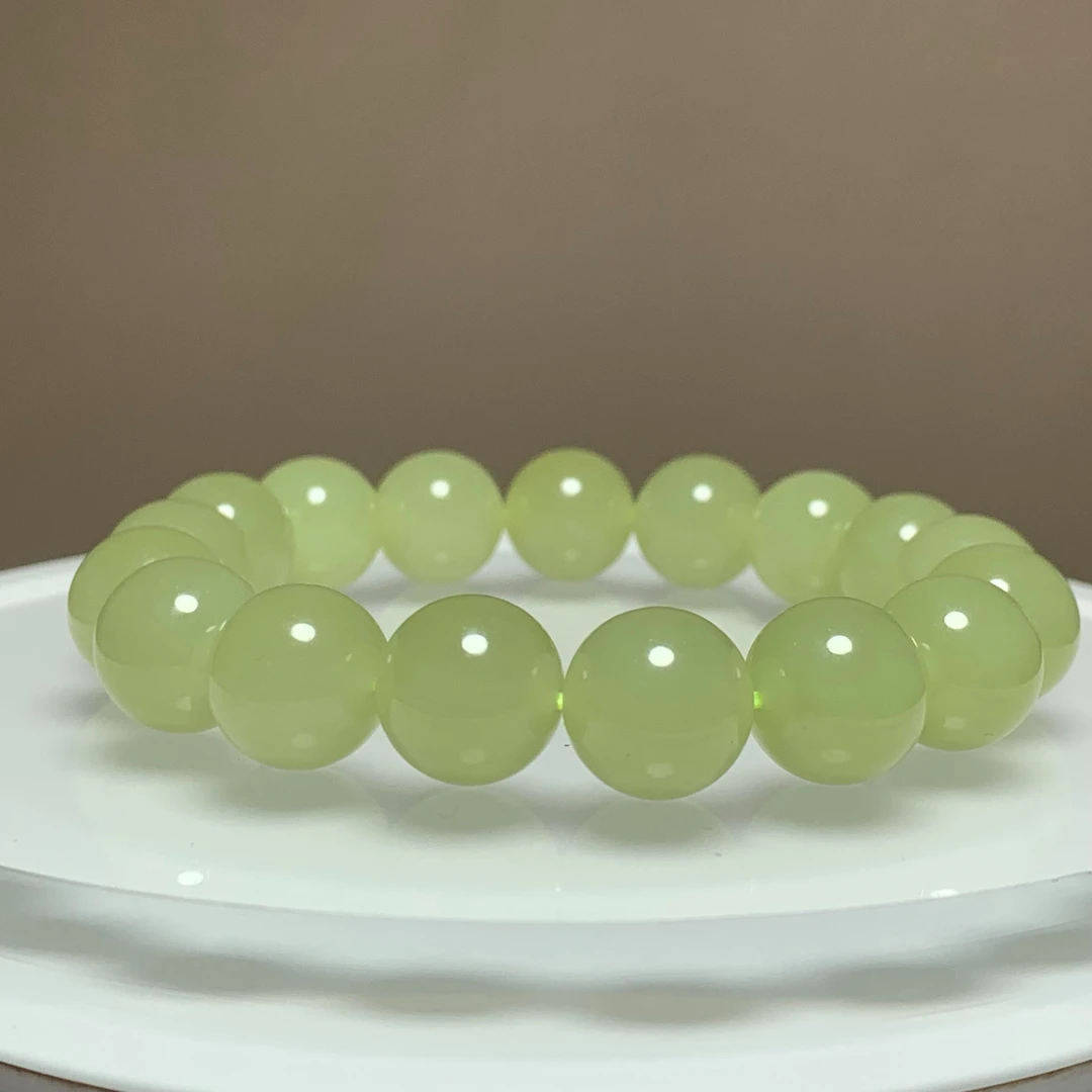 D4021珠宝玉石精选和田玉手串