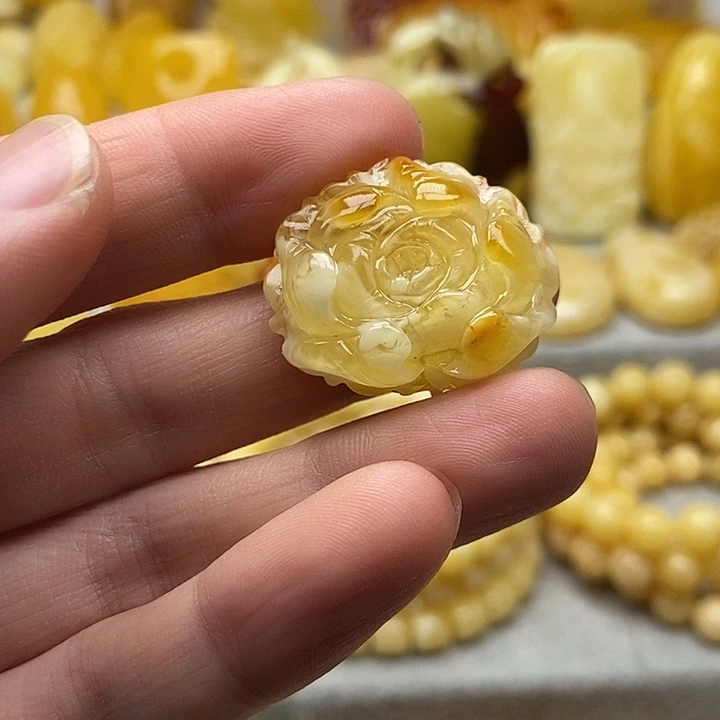 琥珀颈饰未镶嵌琥珀蜜蜡吊坠