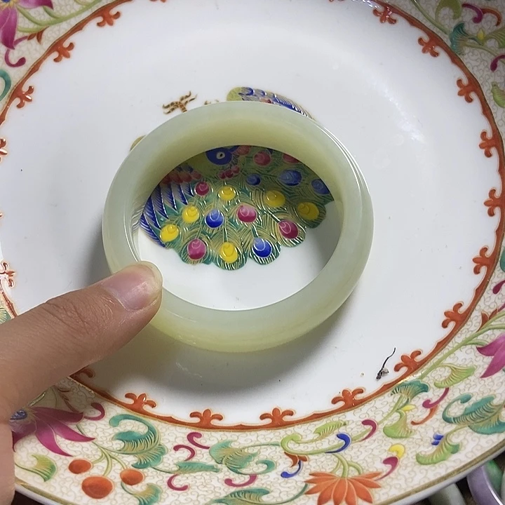 陈***调瓷片瓷盘和田玉精品手镯