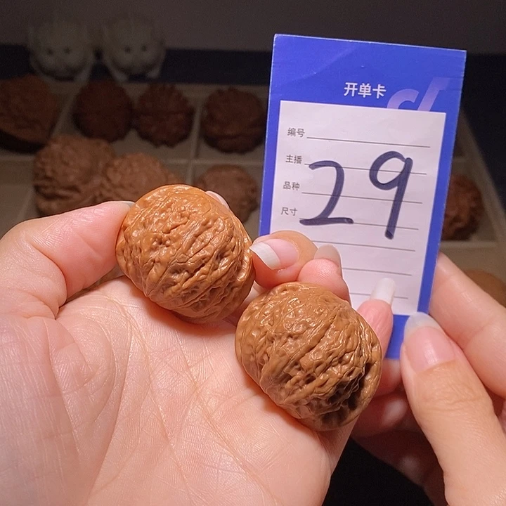 文玩核桃把件铁锤妹妹全品精配37左右