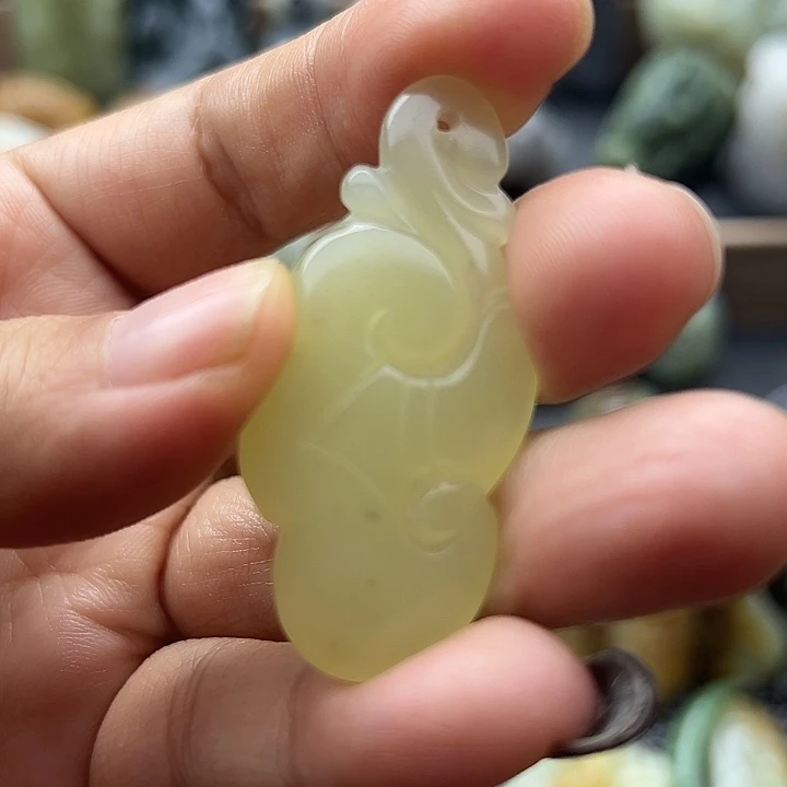 和田玉（糖玉）未镶嵌颈饰