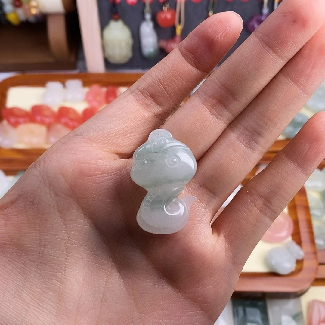 颈饰未镶嵌石英质玉O****崽