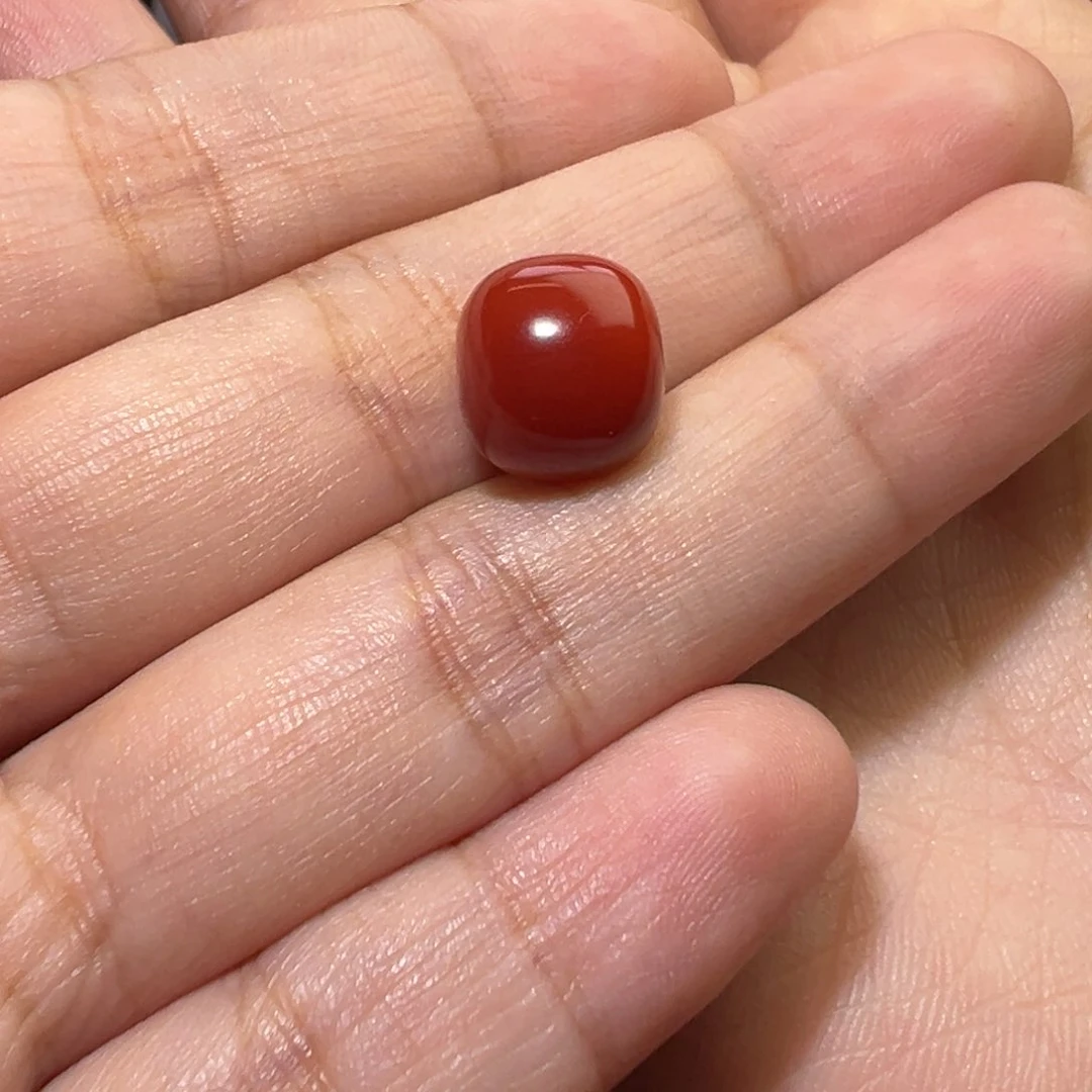 南红玛瑙未镶嵌珠宝奇石?