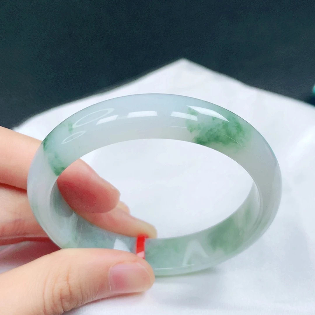 翡翠未镶嵌手镯53