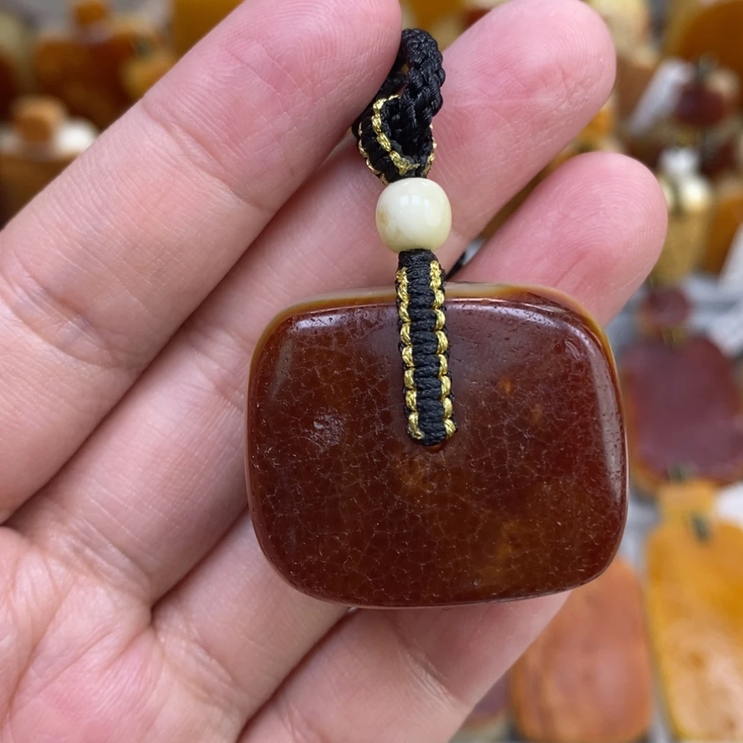 蜜蜡未镶嵌珠宝奇石