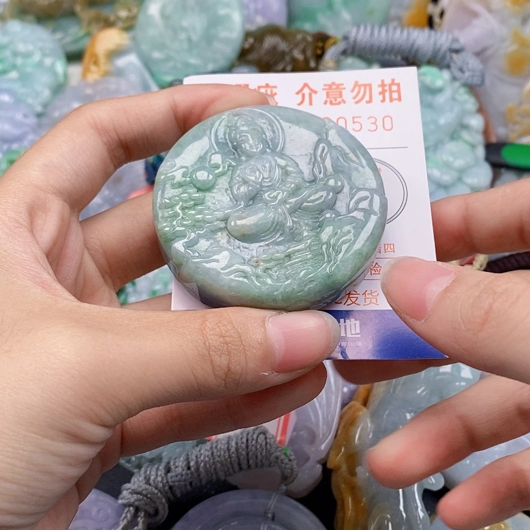 吊坠(不含链)未镶嵌翡翠