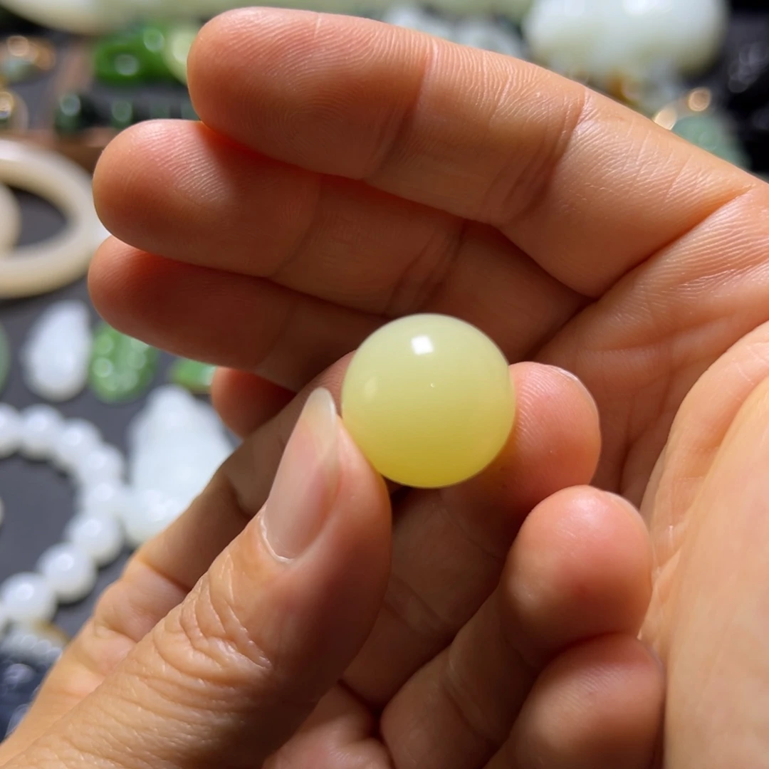 L***-和田玉未镶嵌挂件