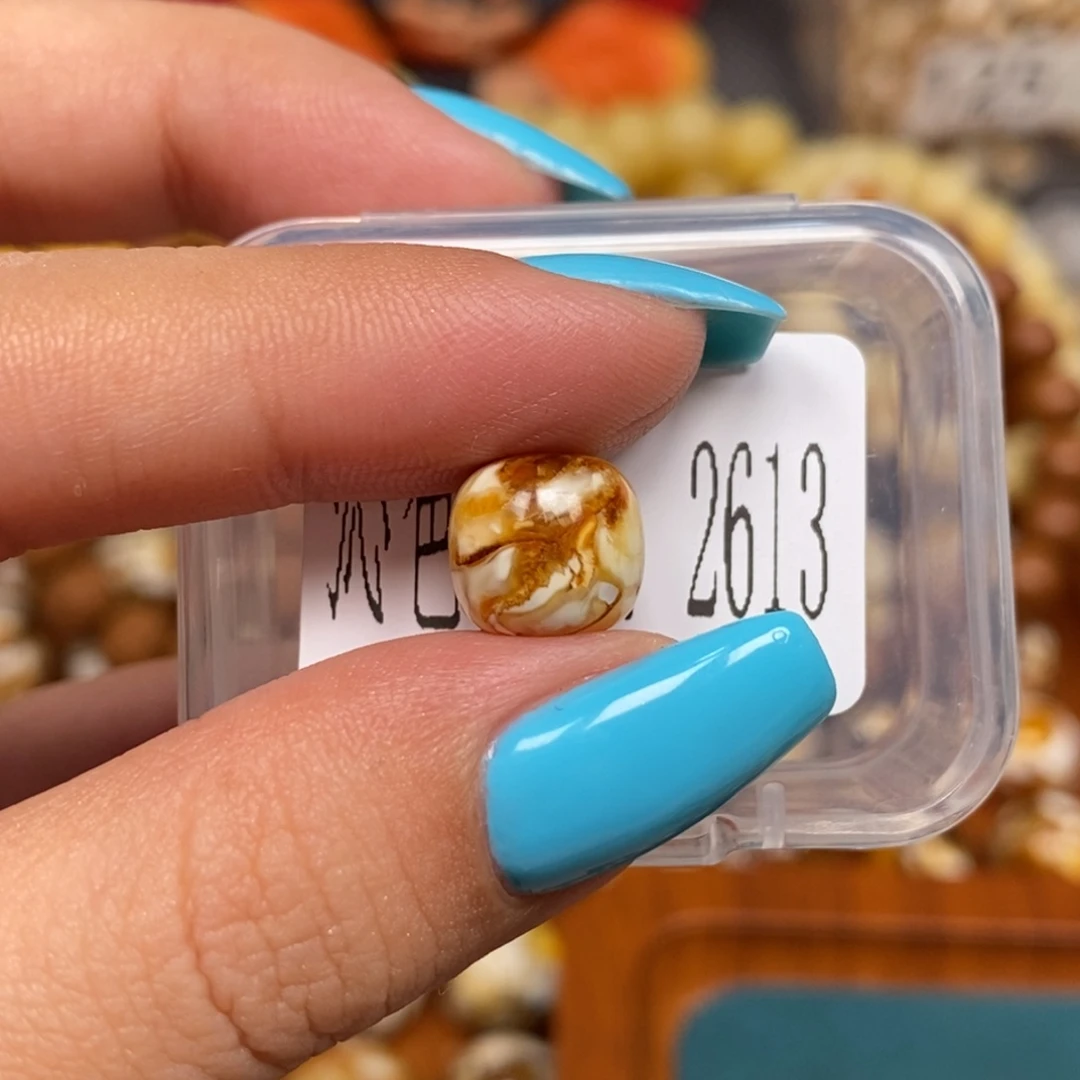 蜜蜡未镶嵌珠宝奇石2613