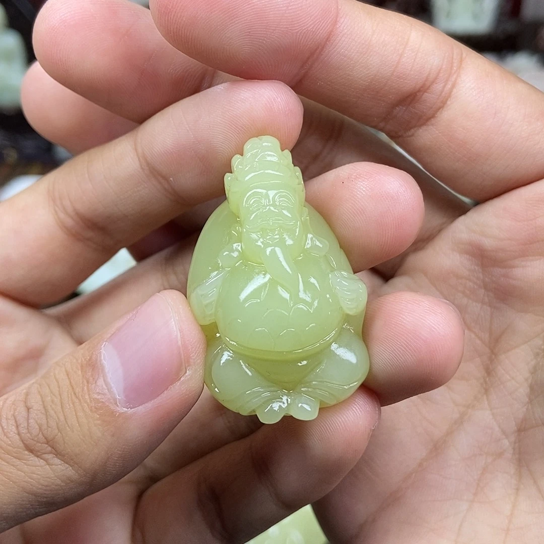 H***y和田玉未镶嵌挂件