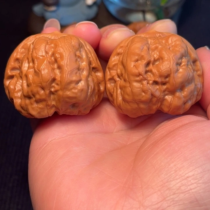 文玩核桃把件蛤蟆头边42肚46