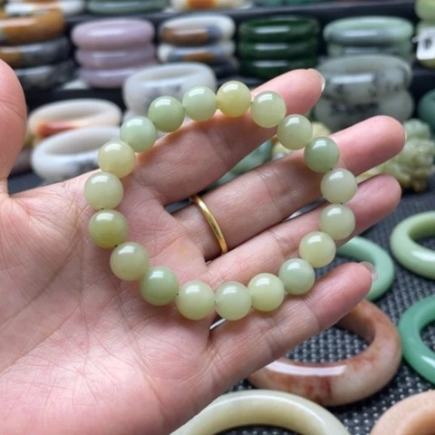 石英岩玉未镶嵌手镯