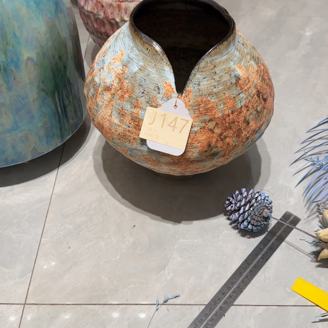 景德镇陶瓷艺术品铁*