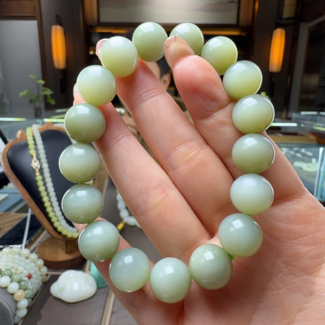 M***楠和田玉未镶嵌手链