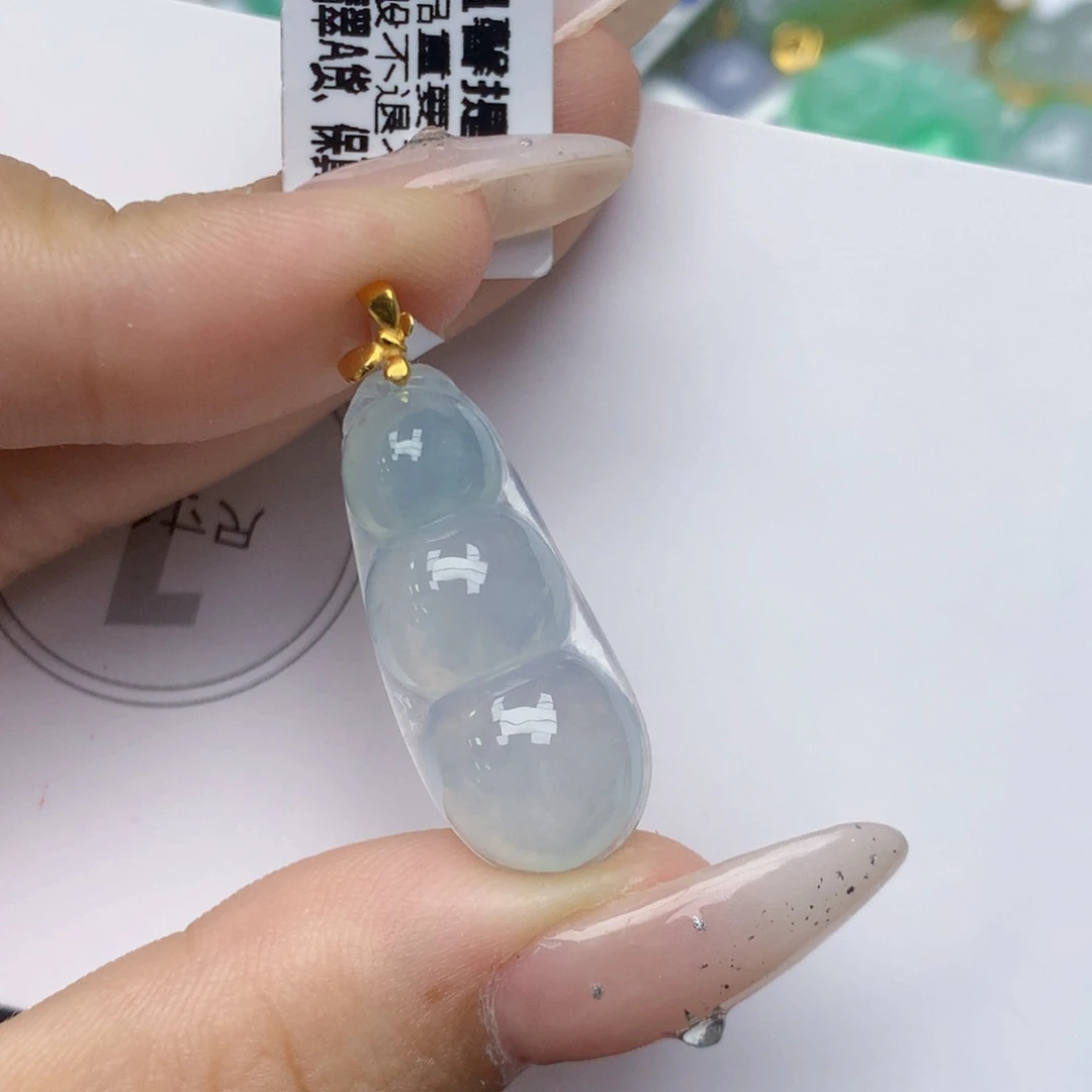 颈饰18K金镶嵌翡翠