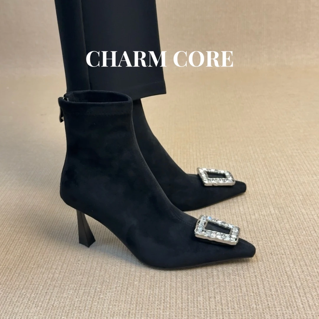 CHARM CORE大码女鞋34-42跟高7cm尖头短靴女细跟水钻方扣瘦瘦靴子
