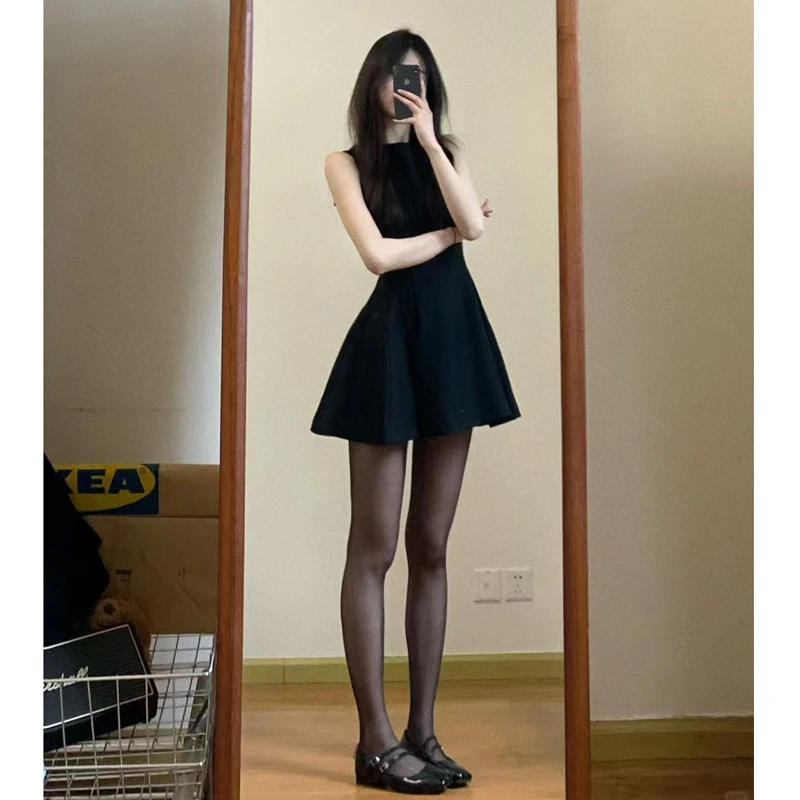 高级感千金风连衣裙赫本风气质名媛打底收腰无袖背心裙a字小黑裙