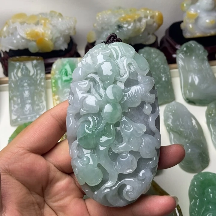 翡翠未镶嵌把件鼠