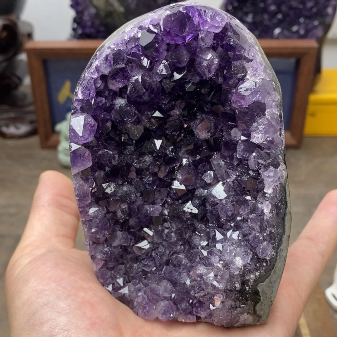 未镶嵌水晶大型摆件（非配饰）