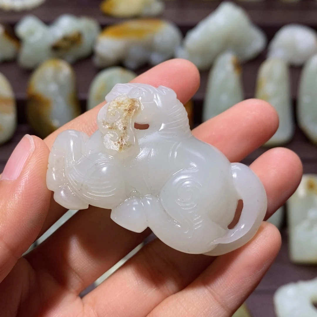 和田玉未镶嵌颈饰