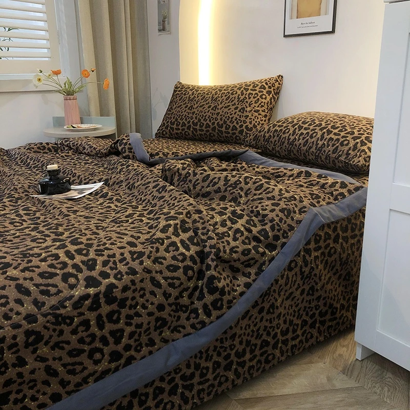 新款夏季夏被四件套全棉可机洗水洗纯棉空调被子薄款被套豹纹件套