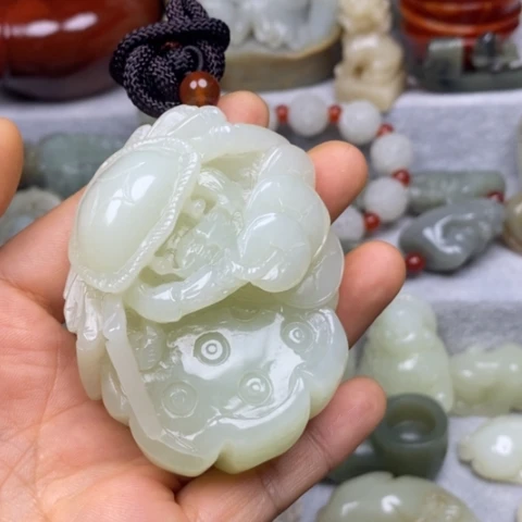 志***合和田玉未镶嵌把件