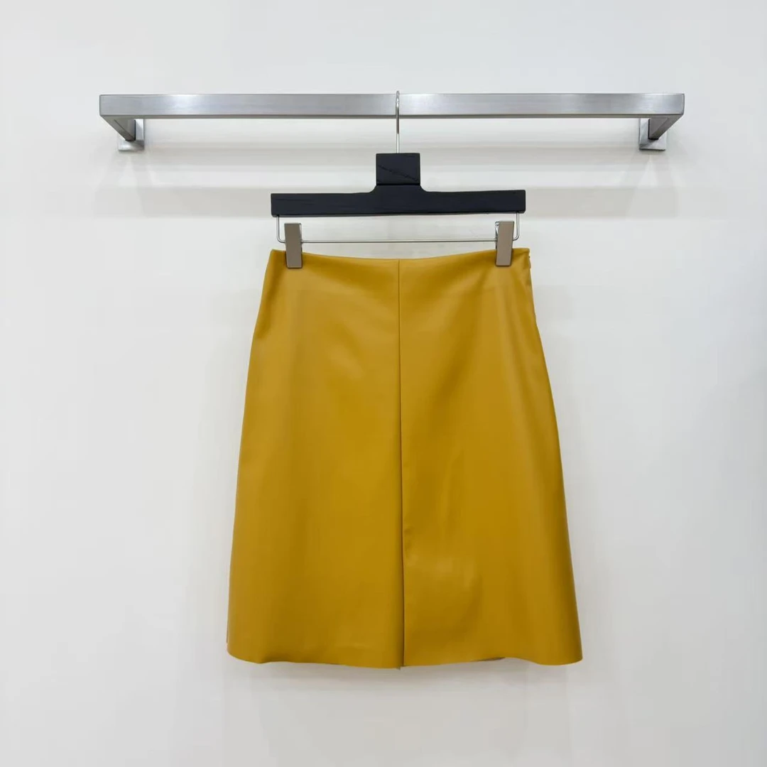 JIAYE CHAN25AW秋冬新款 前后两穿 皮质亮面黄直筒包臀半裙