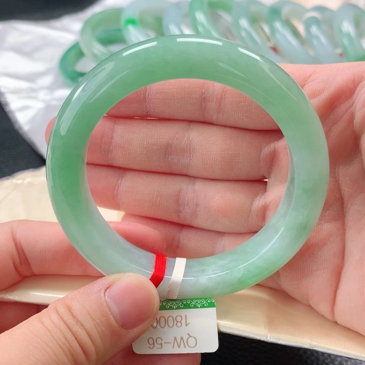 翡翠手镯未镶嵌缅甸A货翡翠手镯