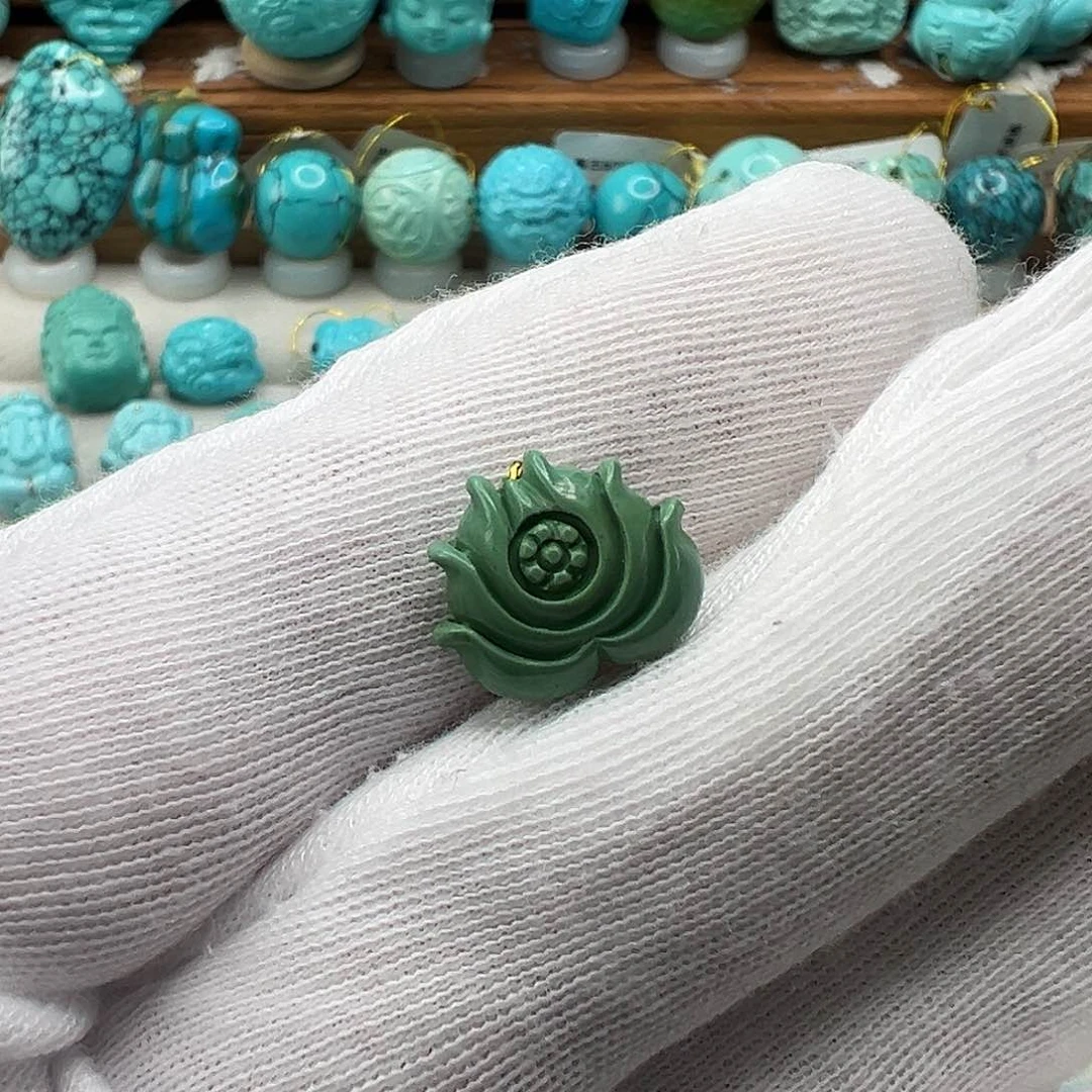 绿松石配饰未镶嵌