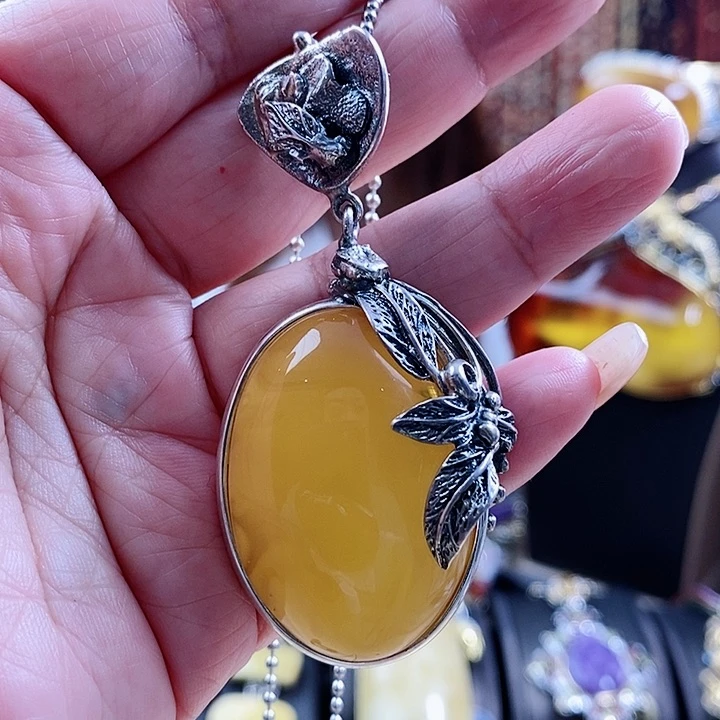 琥珀颈饰银S925镶嵌吊坠