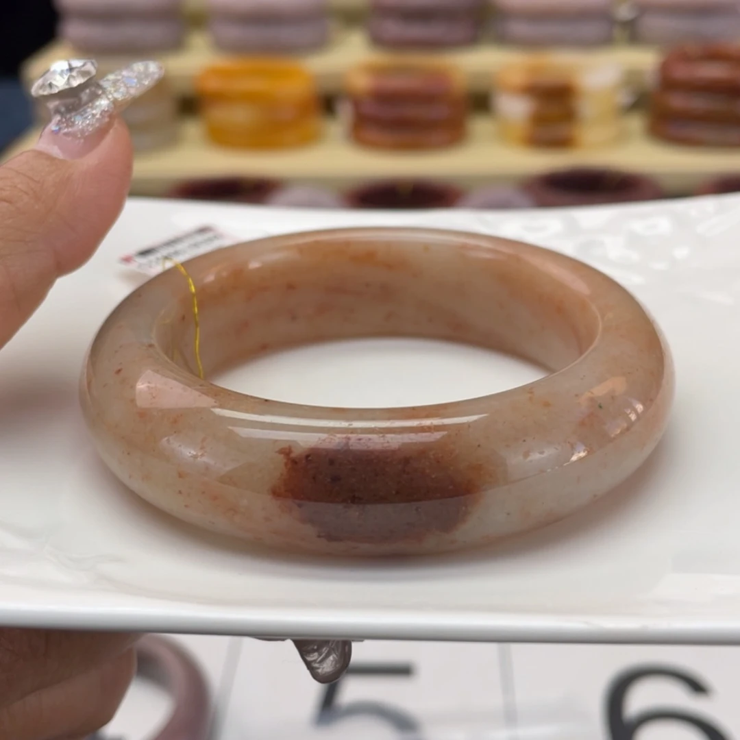 【闪购商品】石英质玉手镯未镶嵌叶****福