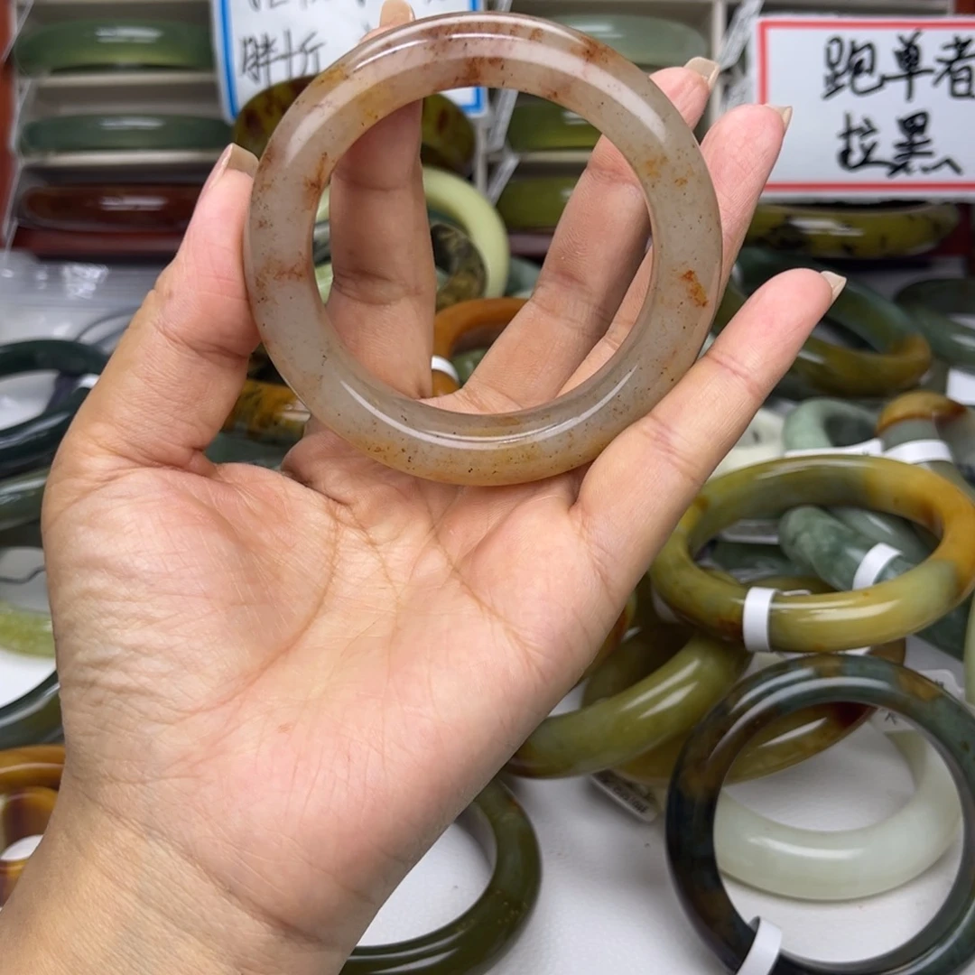 蛇纹石玉未镶嵌手镯兮***子