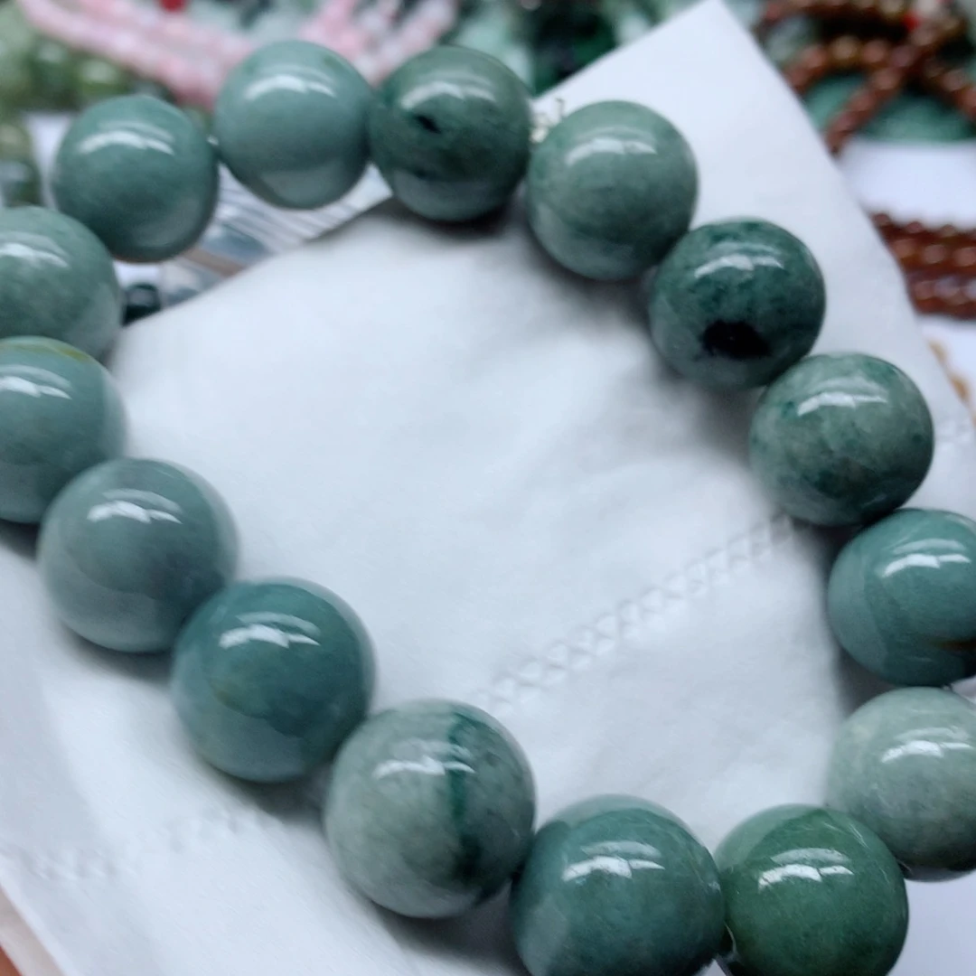 翡翠颈饰未镶嵌手串