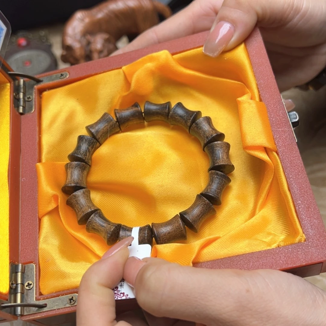 大叶紫檀（黑酸枝木类）