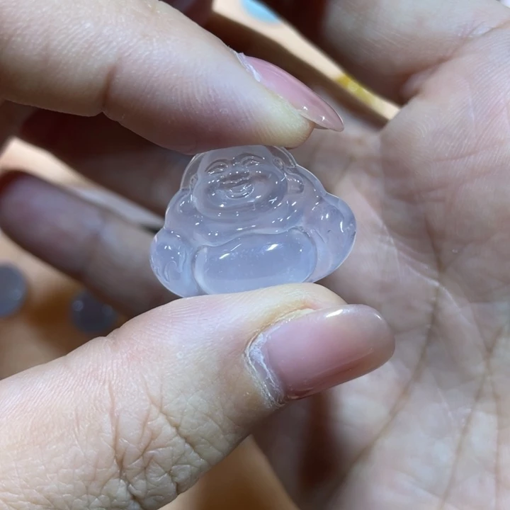 翡翠颈饰未镶嵌佛公