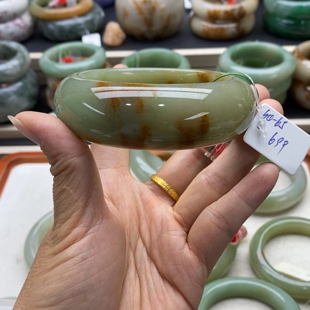 未镶嵌手镯石英质玉